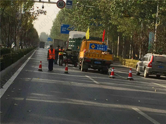 刻苦扎實的嘉格道路灌縫膠售后服務(wù)人員小徐